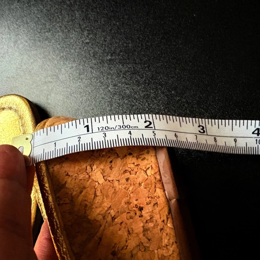 Tory Burch Logo Wedge Thong Sandal cork‎ wedge heel size 6.5 gold